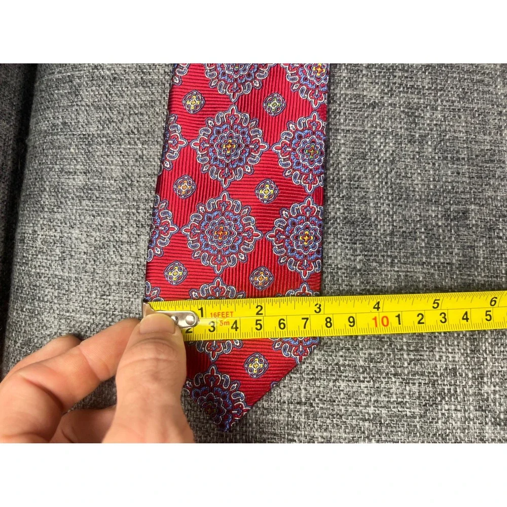 Jos. A. Bank Heritage Collection Red Medallion 100% Silk Mens Necktie